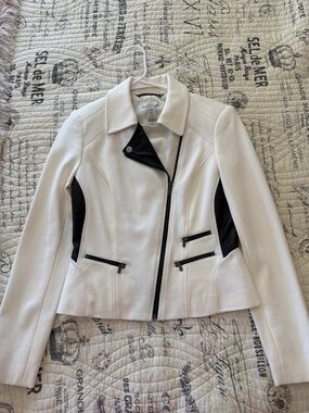 Cache White and Black Cropped Blazer Jacket